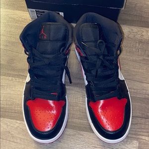 Jordan 1 authentic mid
